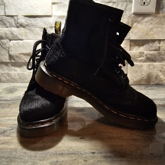 Dr. Martens MADE IN ENGLAND, Black "Pony Fur", 8 eyelet boot - Picture 3 of 8